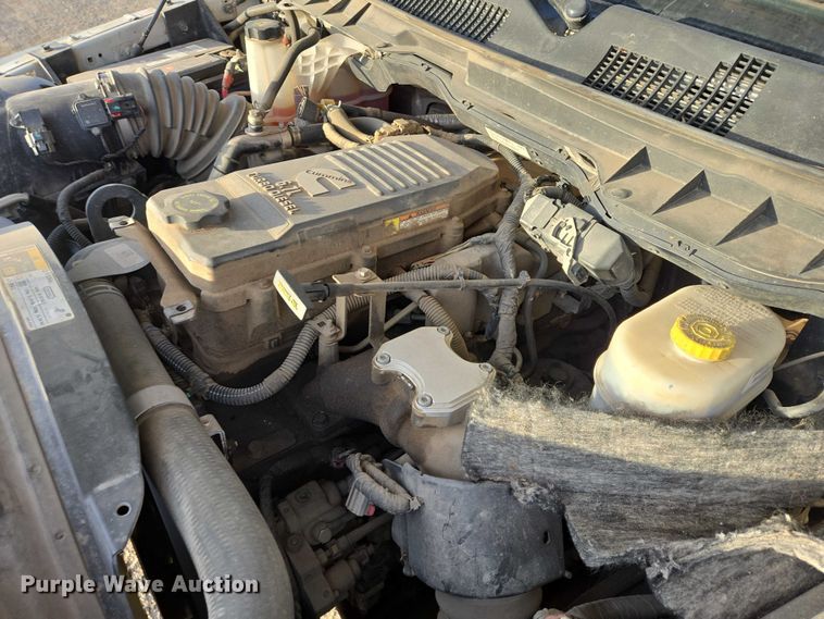 image for item ES2660 2016 RAM 3500HD Crew Cab pickup truck