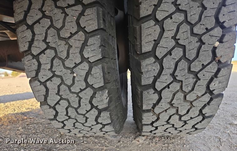 image for item ES2660 2016 RAM 3500HD Crew Cab pickup truck