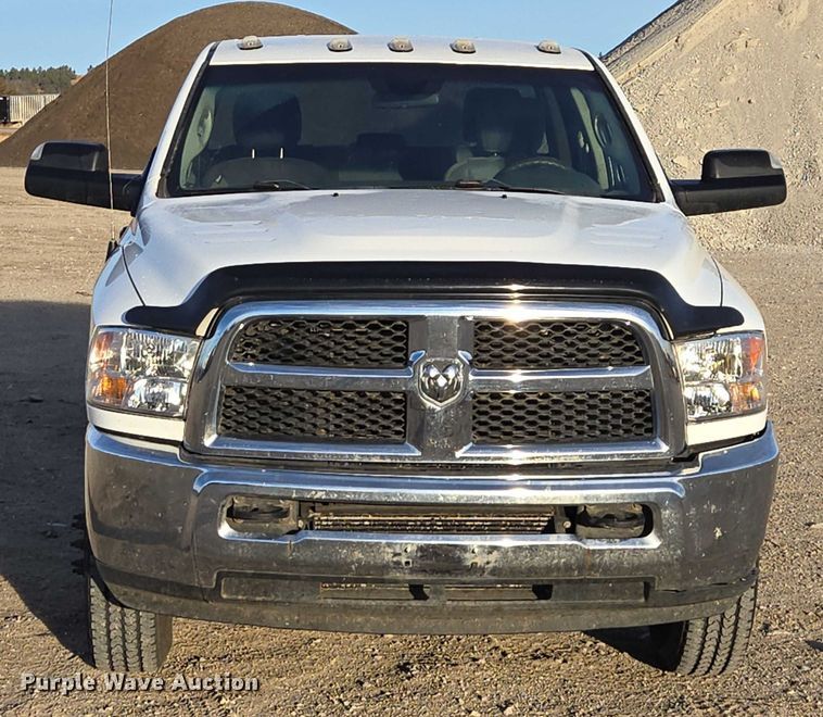 image for item ES2661 2018 RAM 3500HD Crew Cab truck cab and chassis