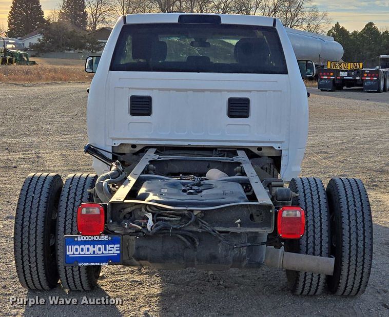 image for item ES2661 2018 RAM 3500HD Crew Cab truck cab and chassis