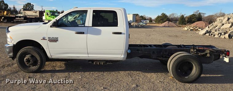 image for item ES2661 2018 RAM 3500HD Crew Cab truck cab and chassis