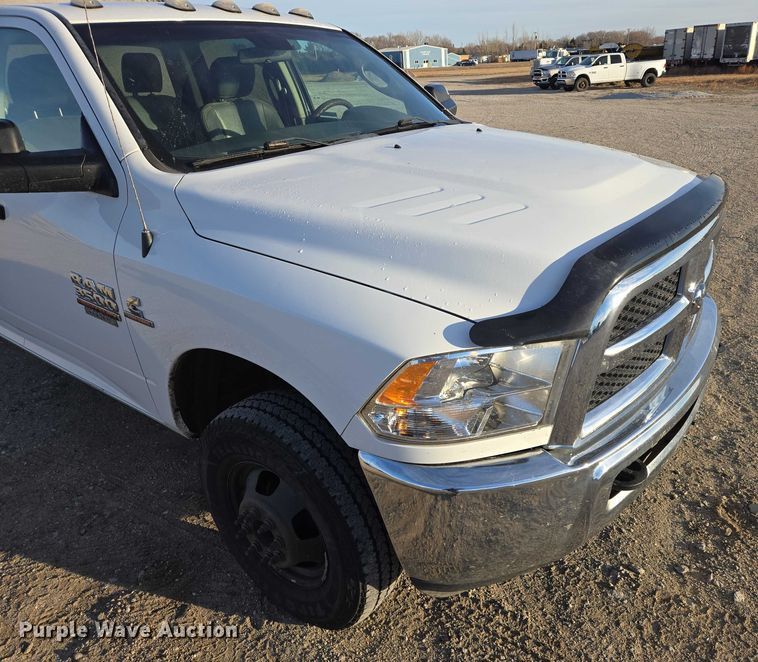 image for item ES2661 2018 RAM 3500HD Crew Cab truck cab and chassis