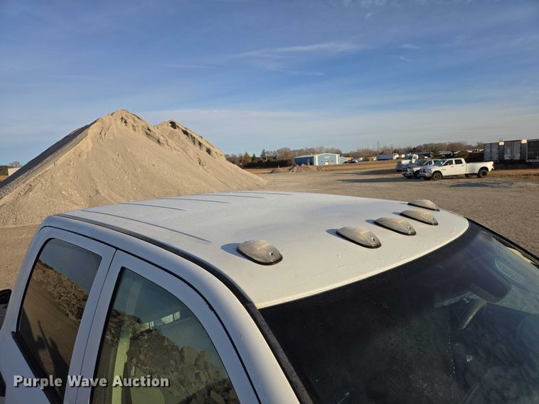 image for item ES2661 2018 RAM 3500HD Crew Cab truck cab and chassis