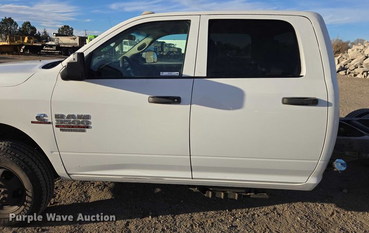 image for item ES2661 2018 RAM 3500HD Crew Cab truck cab and chassis