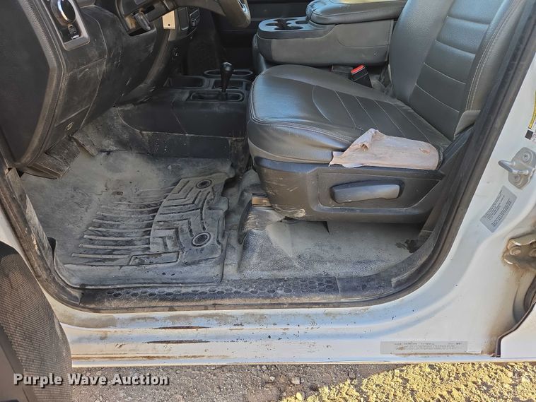 image for item ES2661 2018 RAM 3500HD Crew Cab truck cab and chassis