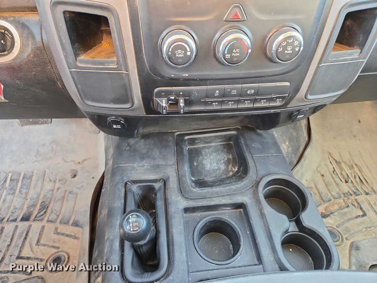 image for item ES2661 2018 RAM 3500HD Crew Cab truck cab and chassis