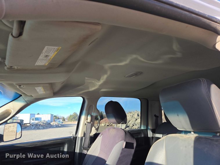 image for item ES2661 2018 RAM 3500HD Crew Cab truck cab and chassis