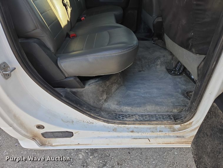 image for item ES2661 2018 RAM 3500HD Crew Cab truck cab and chassis