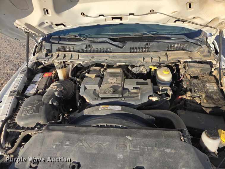 image for item ES2661 2018 RAM 3500HD Crew Cab truck cab and chassis