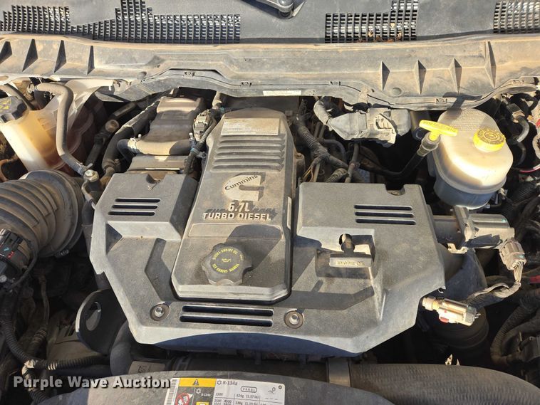 image for item ES2661 2018 RAM 3500HD Crew Cab truck cab and chassis