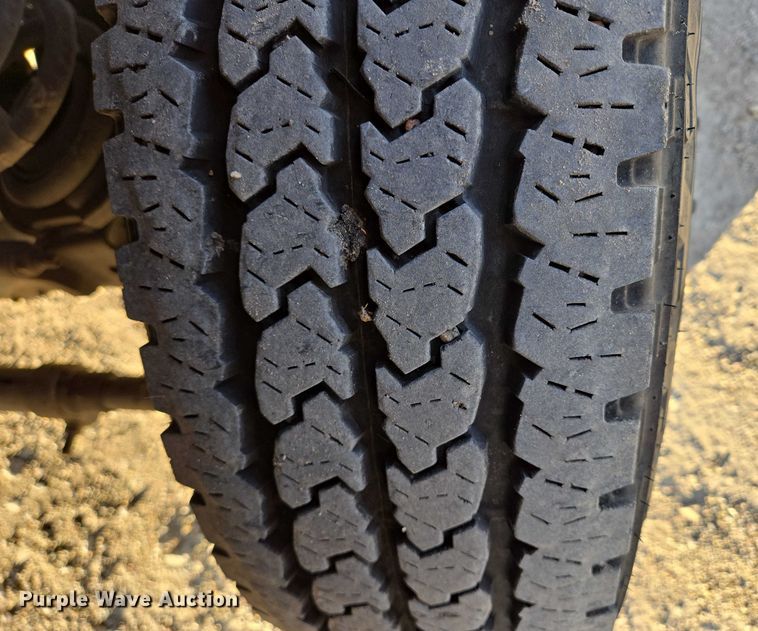 image for item ES2661 2018 RAM 3500HD Crew Cab truck cab and chassis