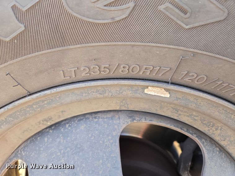 image for item ES2661 2018 RAM 3500HD Crew Cab truck cab and chassis