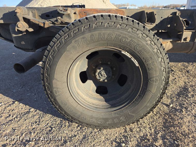 image for item ES2661 2018 RAM 3500HD Crew Cab truck cab and chassis