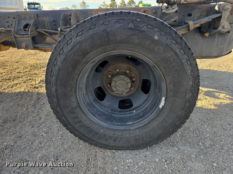 image for item ES2661 2018 RAM 3500HD Crew Cab truck cab and chassis