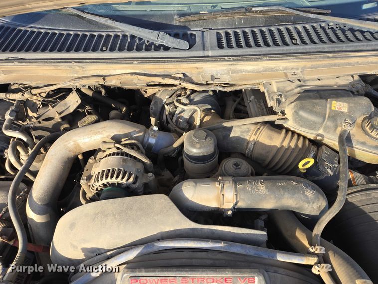 image for item ES2662 2004 Ford F350  Super Duty Crew Cab flatbed truck