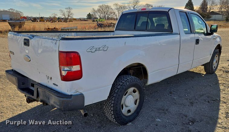 image for item ES2663 2007 Ford F150 Super Duty XL Ext. Cab pickup truck