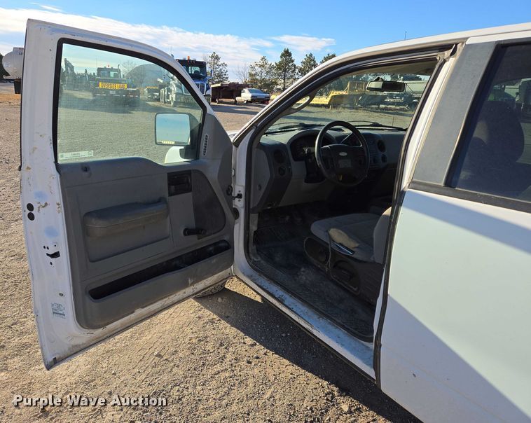 image for item ES2663 2007 Ford F150 Super Duty XL Ext. Cab pickup truck
