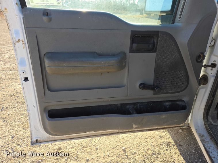 image for item ES2663 2007 Ford F150 Super Duty XL Ext. Cab pickup truck