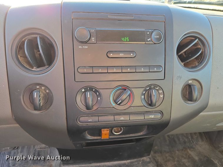 image for item ES2663 2007 Ford F150 Super Duty XL Ext. Cab pickup truck