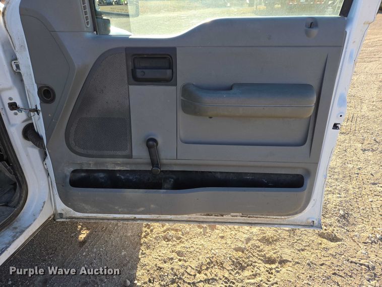 image for item ES2663 2007 Ford F150 Super Duty XL Ext. Cab pickup truck