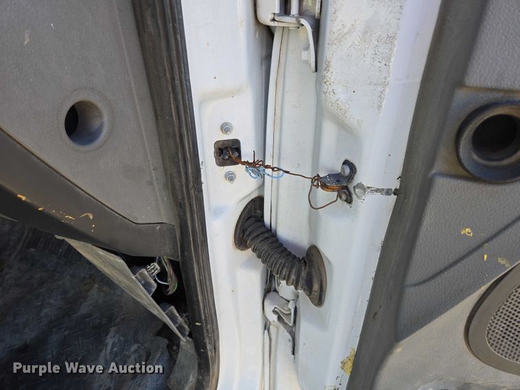 image for item ES2663 2007 Ford F150 Super Duty XL Ext. Cab pickup truck