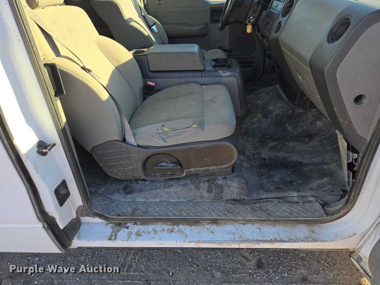 image for item ES2663 2007 Ford F150 Super Duty XL Ext. Cab pickup truck