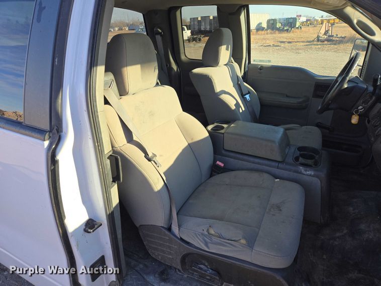 image for item ES2663 2007 Ford F150 Super Duty XL Ext. Cab pickup truck