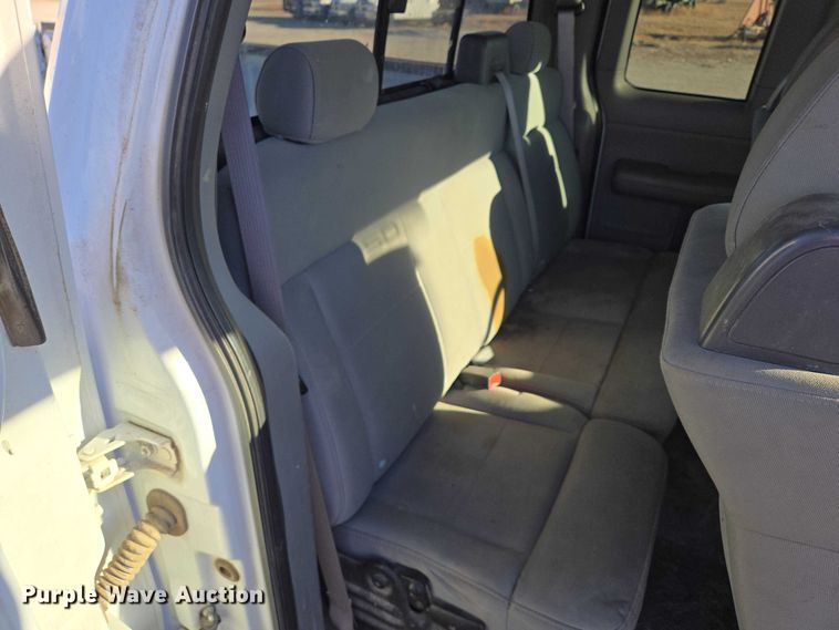 image for item ES2663 2007 Ford F150 Super Duty XL Ext. Cab pickup truck