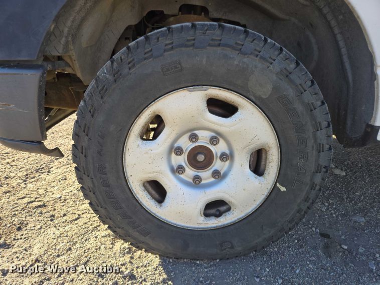 image for item ES2663 2007 Ford F150 Super Duty XL Ext. Cab pickup truck