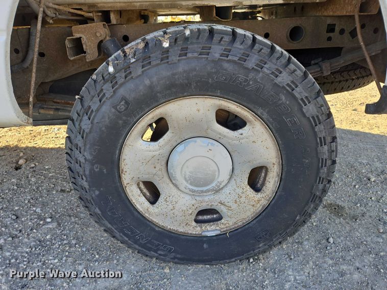 image for item ES2663 2007 Ford F150 Super Duty XL Ext. Cab pickup truck