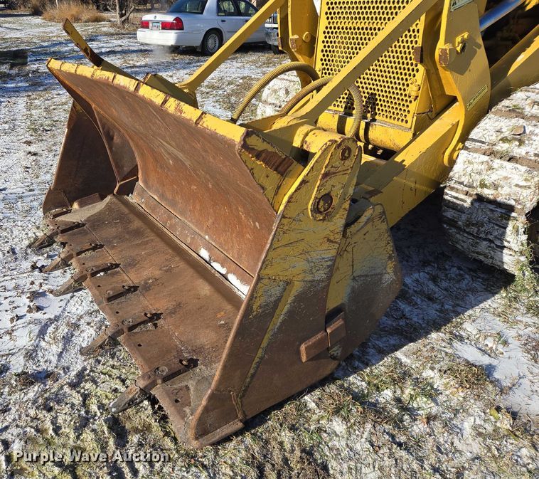 image for item ES2669 1986 Fiatallis FL14E track loader