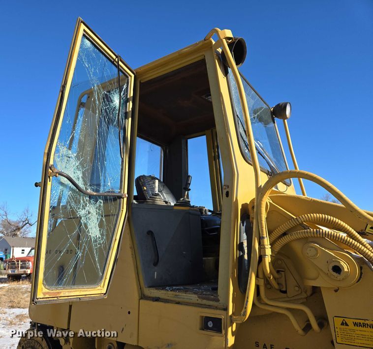 image for item ES2669 1986 Fiatallis FL14E track loader