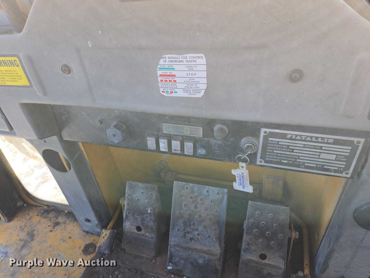 image for item ES2669 1986 Fiatallis FL14E track loader