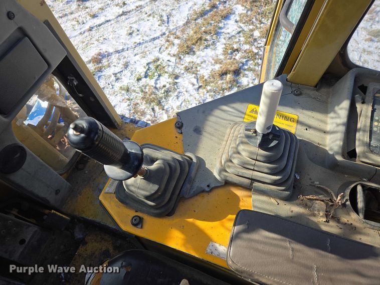 image for item ES2669 1986 Fiatallis FL14E track loader