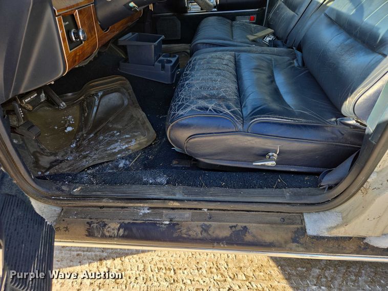 image for item ES2671 1989 Lincoln Town Car 