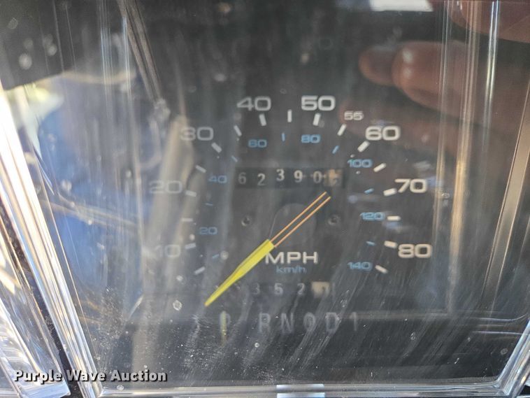 image for item ES2671 1989 Lincoln Town Car 