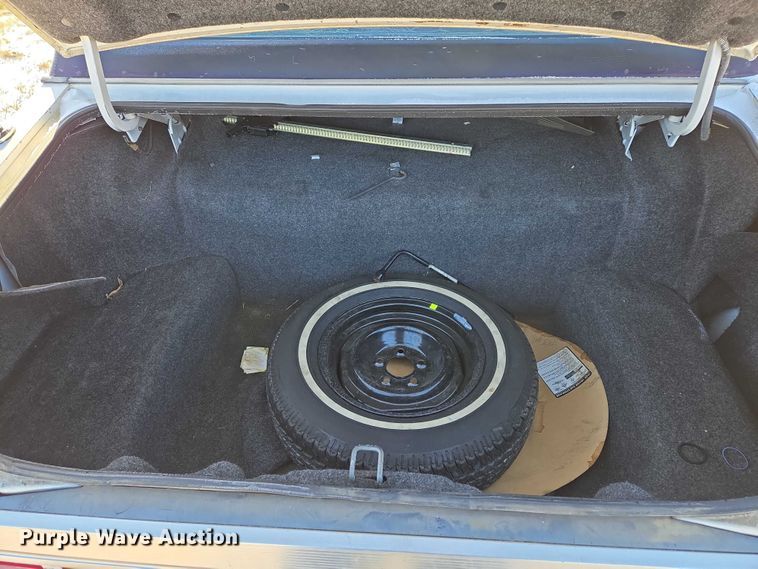 image for item ES2671 1989 Lincoln Town Car 