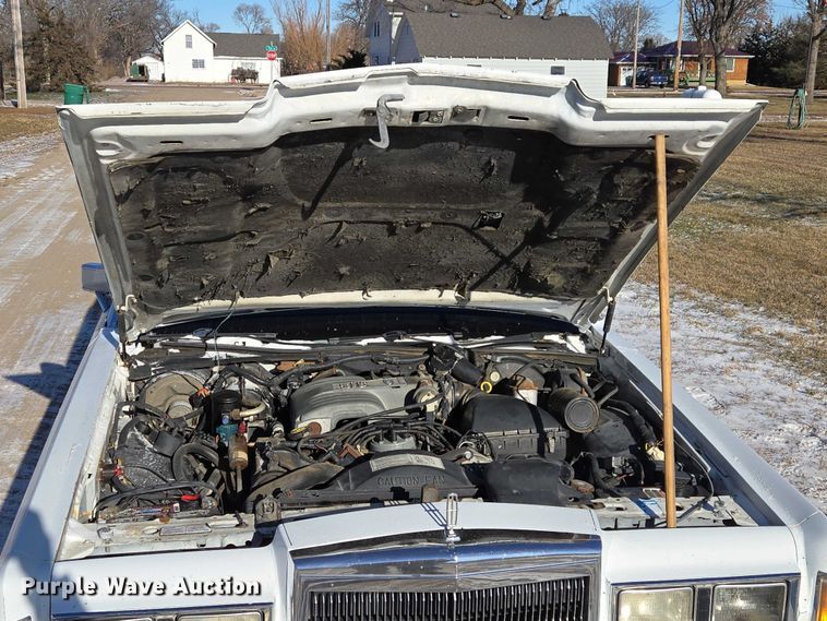 image for item ES2671 1989 Lincoln Town Car 