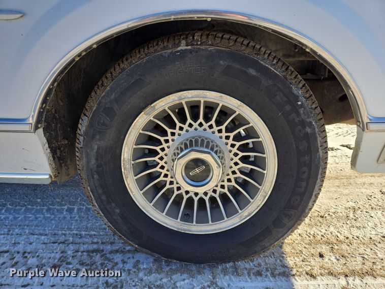 image for item ES2671 1989 Lincoln Town Car 