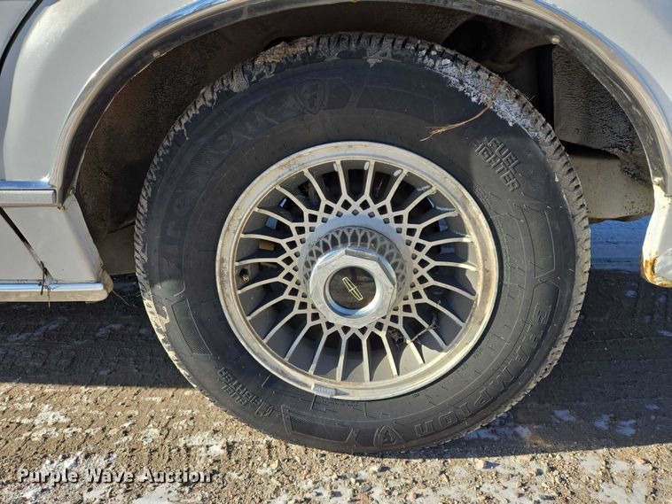 image for item ES2671 1989 Lincoln Town Car 