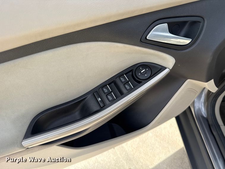 image for item ES5511 2012 Ford Focus 