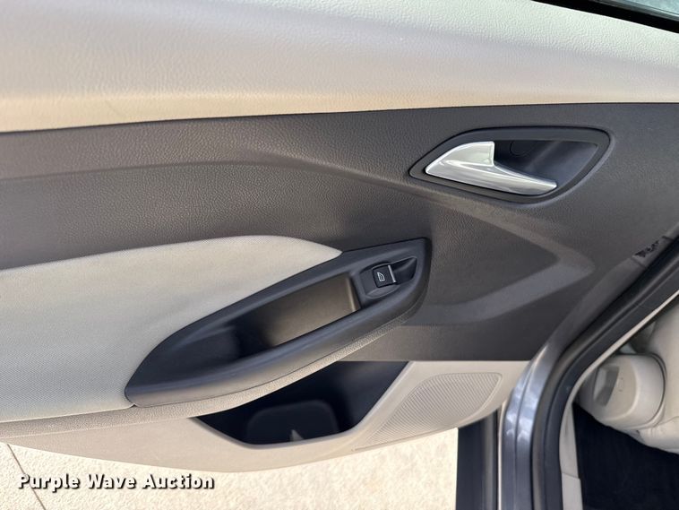 image for item ES5511 2012 Ford Focus 