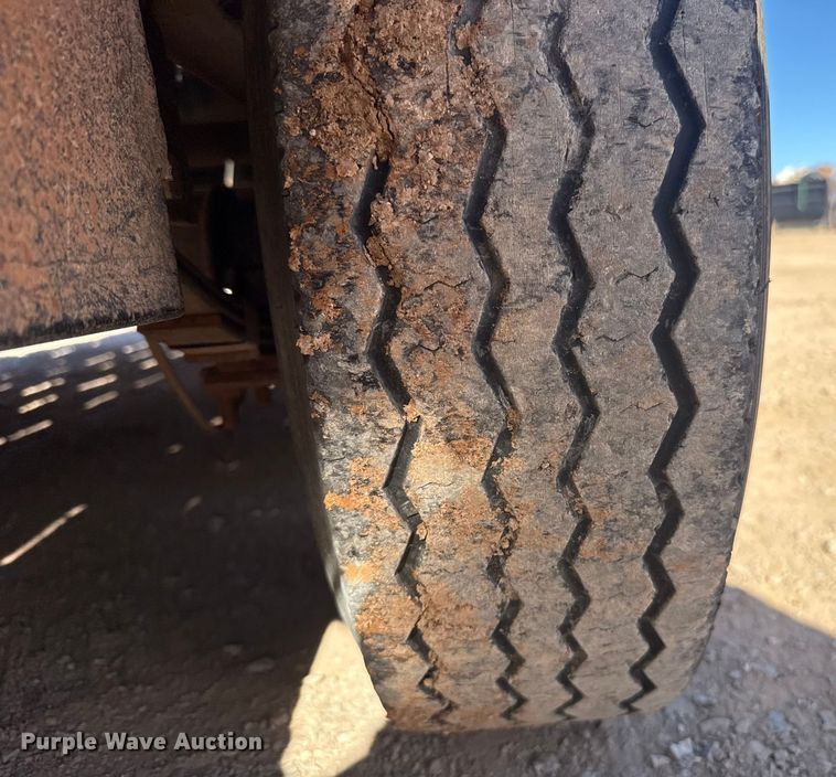 image for item ES5512 2021 Hull Porter Trailers utility trailer