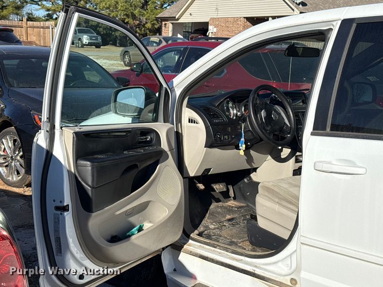 image for item ES5585 2016 Dodge Grand Caravan handicap accessible van