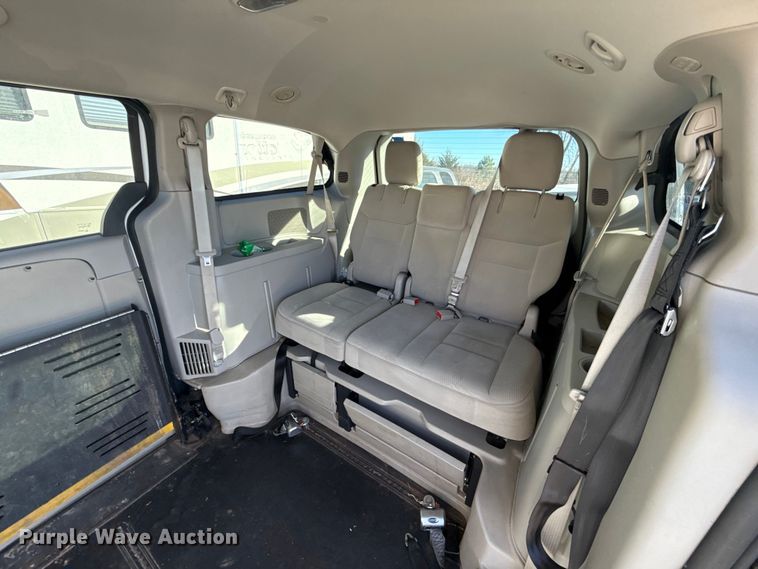 image for item ES5585 2016 Dodge Grand Caravan handicap accessible van