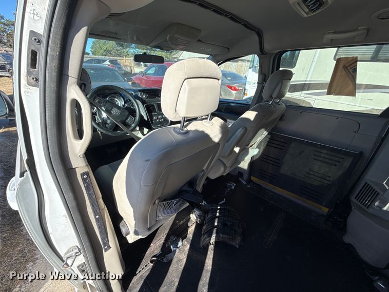 image for item ES5585 2016 Dodge Grand Caravan handicap accessible van