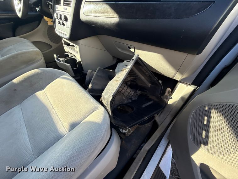 image for item ES5585 2016 Dodge Grand Caravan handicap accessible van