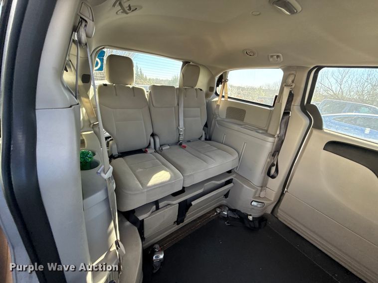 image for item ES5585 2016 Dodge Grand Caravan handicap accessible van