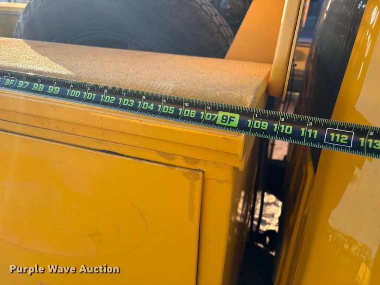 image for item ES5587 2019 Ford F350 Super Duty utility bed pickup truck