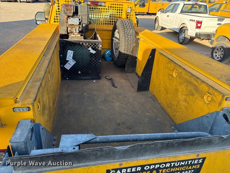 image for item ES5587 2019 Ford F350 Super Duty utility bed pickup truck